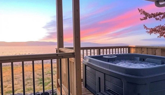 Chalet 691 Waterfront | Spa | Fireplace | WiFi |AC