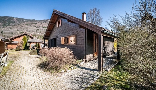 Chalet “6p Comfort - Le Morlay” with Mountain View, Shared Terrace and Wi-Fi