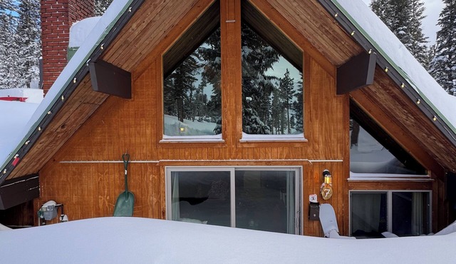 Chalet #7, Charming Cabin Perfect Location Steps t
