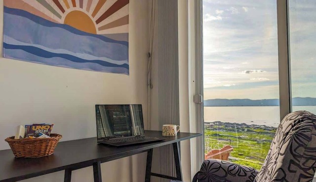 Chalet #8 Waterfront | Spa | Fireplace | Wifi | AC