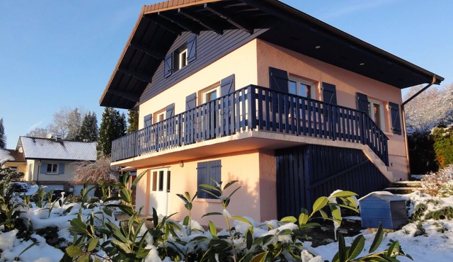 Chalet 9 Pers-102m² - 4 Ch - SPA -SAUNA - BABY FOOT -PING PONG - WIFI - PÉTANQUE