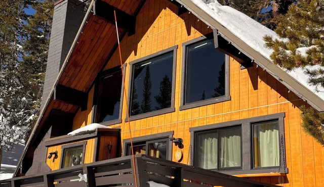 Chalet #9, Slope Side Ski in Ski Out Spacious Fami