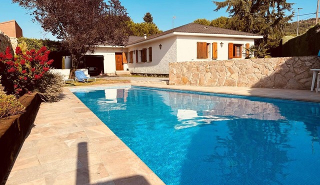 Chalet a 200 Metros de una Entrada a Parque Regional Cuenca Alta Manzanares