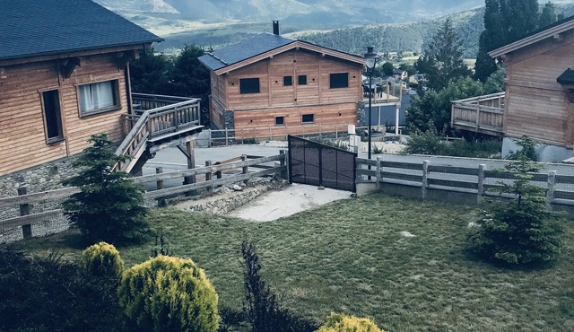 Chalet Avec Jardin, a 50 Mètres du bus des Pistes
