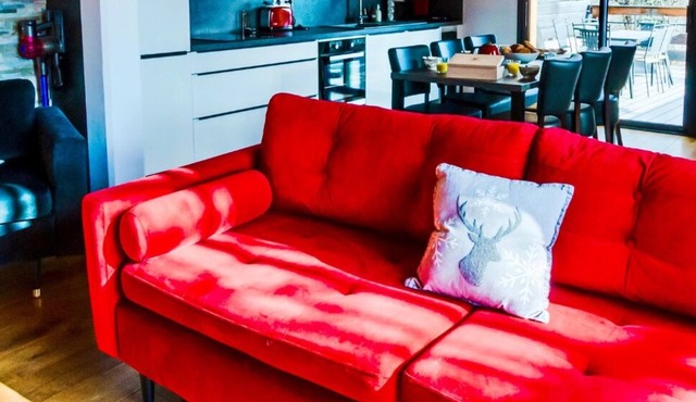 Chalet 'Au Pied De L'arcluse' with Mountain View, Wi-Fi and Air Conditioning