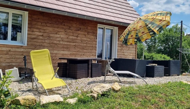 Chalet a Proximité D'un Etang Pour Pecher