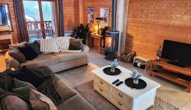 Chalet Abricotine, sleeps 10, Hot tub