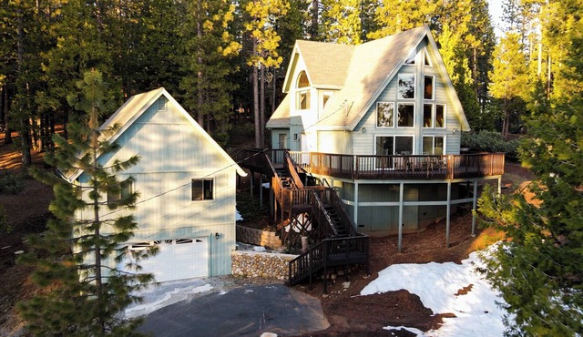 Chalet & ADU w/Hot Tub + Game Room + Bocce