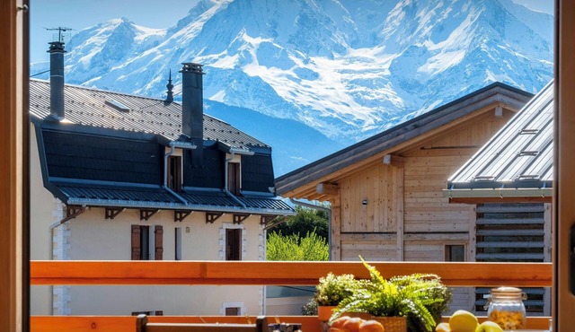 Chalet Alpayak - enjoy a mountain holiday for 8 with hot tub - OVO Network