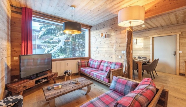 Chalet Alpe One in Alpe d'Huez at 1850 m - Village and 2 mins from the slopes