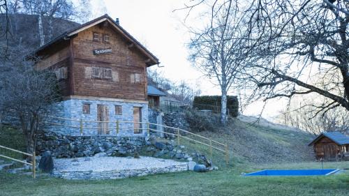 Chalet alpin authentique au cœur du Valais, Hérémence
