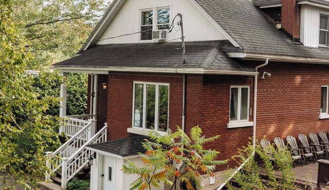 Chalet Alpin | Walk to Lake & Beach | Spa & BBQ