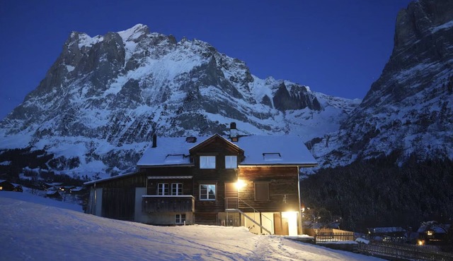 Chalet an ruhiger Lage mit schöner Bergsicht by Interhome