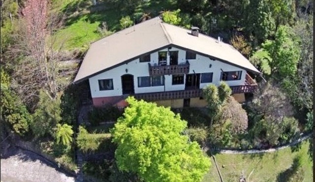 Chalet and Garden Cottage - sleeps 6