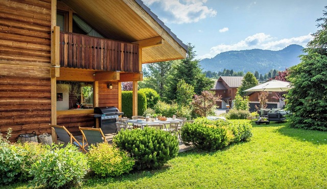 Chalet Antigone - ski holiday for 8 with mountain view - OVO Network