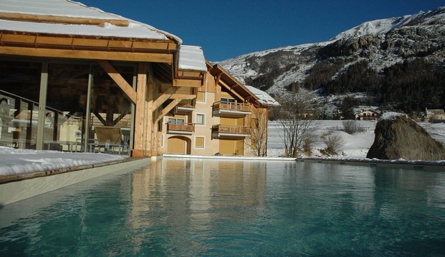 Chalet-Appart Standing 6 to 8p. At the foot of the slopes + Swimming pool Sauna Hammam in Serreche