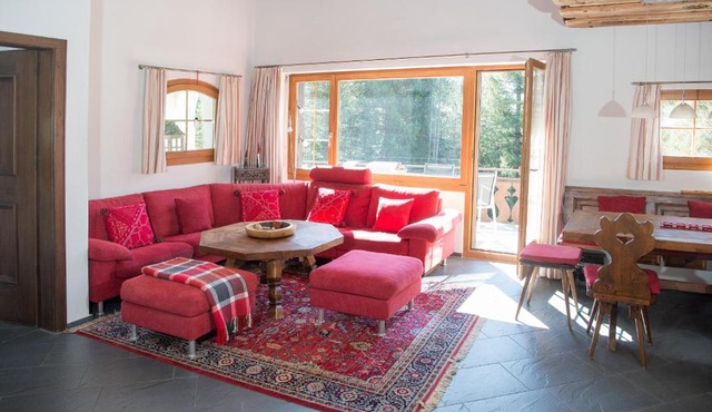 Chalet apartment with whirlpool