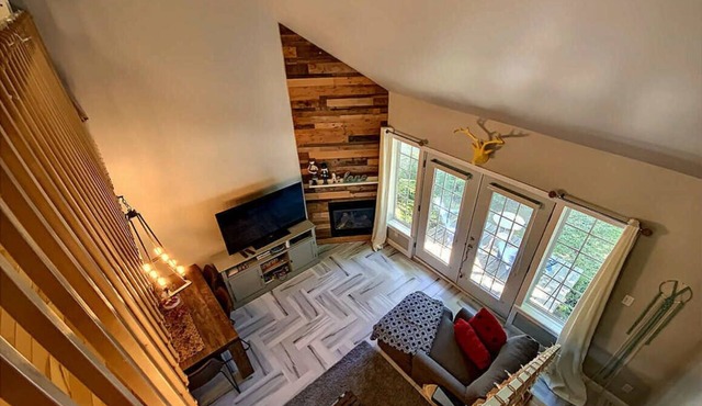 Chalet at the foot of Mont-Édouard -ski in, ski out