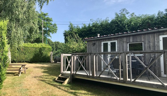 Chalet at the edge of the lake of Settons! mobil home on closed ground, animals accepted!