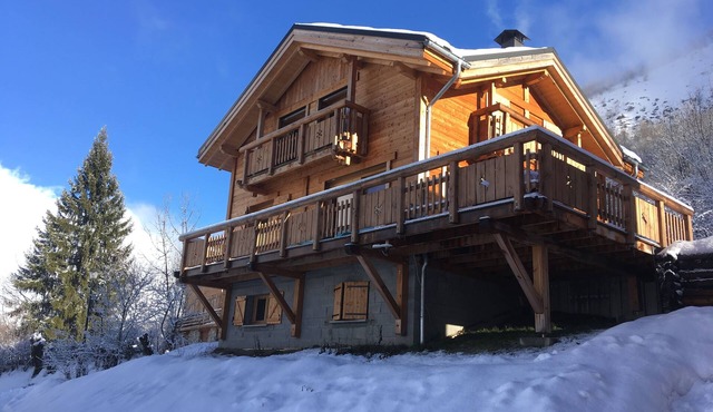 Chalet at the foot of the slopes and chairlift, quiet, panoramic view, les2alpes