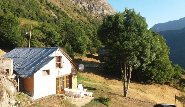 CHALET AT THE FOOT OF THE CHEMIN DE ST-JACQUES WITH STUNNING VIEW