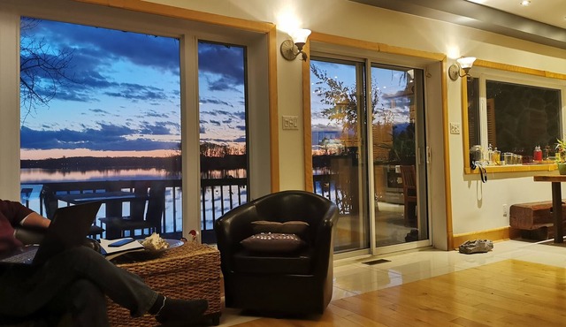 Chalet At The Water's Edge Near Beach CITQ 300742