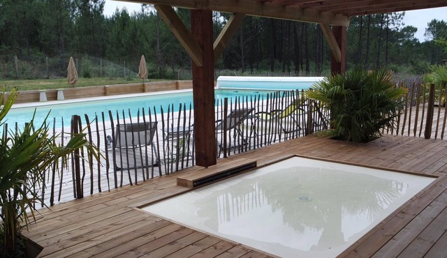 Chalet Atypique au Cœur de la Forêt de Pin