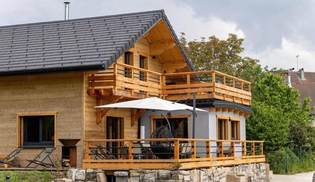 Chalet au coeur du Jura à 5min de la plage de Clairvaux