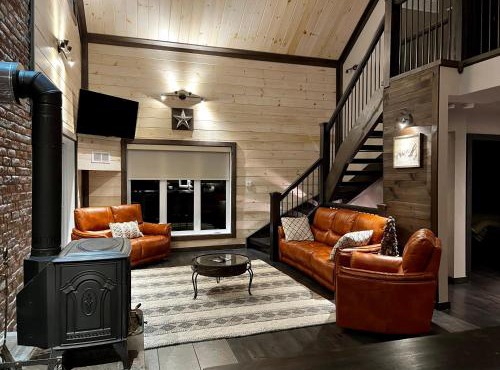 Chalet aux mille étoiles near Mt-Tremblant with Hot Tub