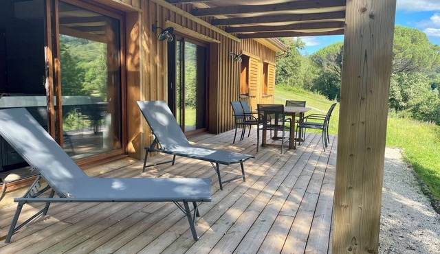 Chalet Avec Jaccuzi Intérieur Proche de Montignac-lascaux