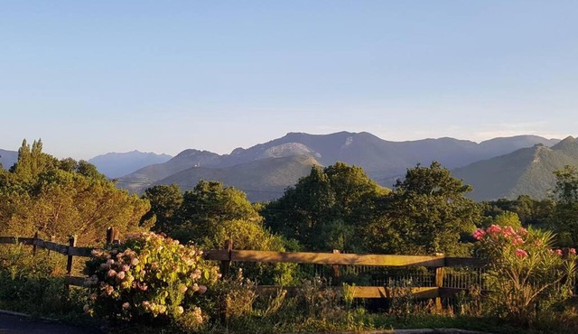 Chalet avec terrasse face aux Pyrénées