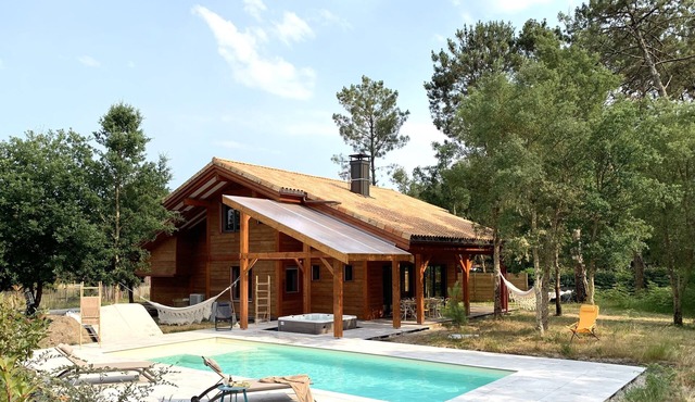 Chalet beneath the Oaks - Pool, Spa & Coastal Escape