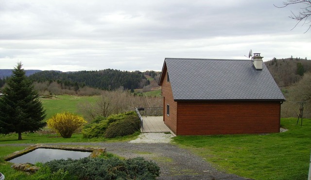 chalet between the mountains and the lakes