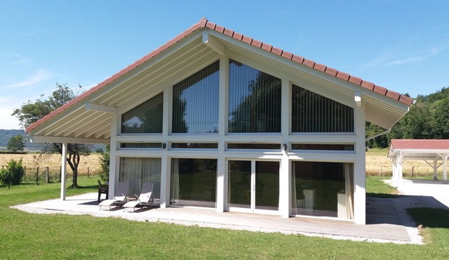 Chalet Bien-être de 100m² Avec Sauna et Balnéo - à 1km du Lac de Chalain