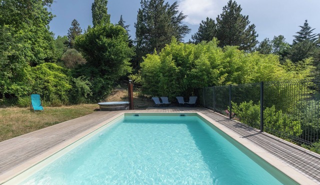 Chalet 'Blanc 8 Personnes' with Balcony and Wi-Fi