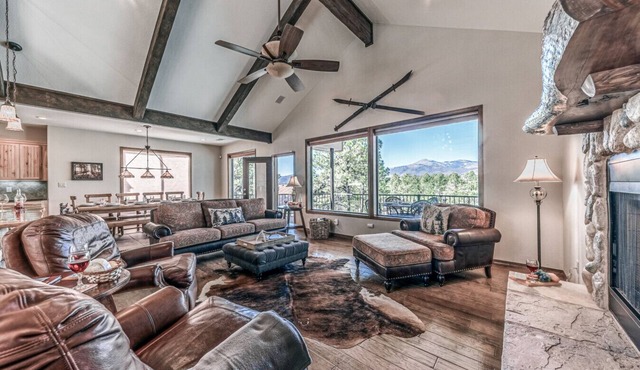 Chalet Blanca–Sierra Blanca Views+Hot Tub+ Family Mountain Luxe