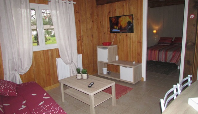 Chalet Bois au Coeur de la Forêt des Landes