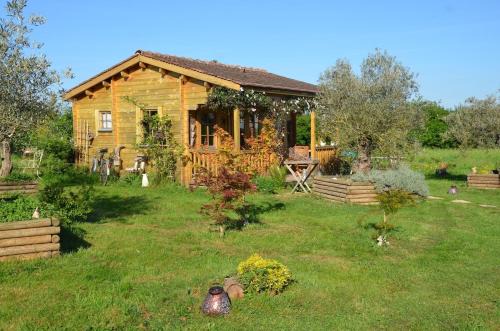 chalet bois pleine campagne à Pontigny