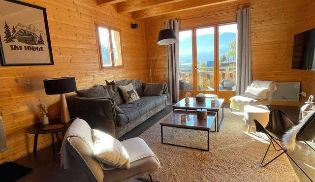 Chalet Bolquera - Four Bedroom House, Sleeps 8