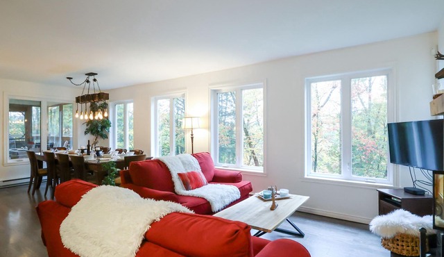 Chalet Bord de Rivière Tranquille & Privé Spa Billard Quai a 20 min de Tremblant