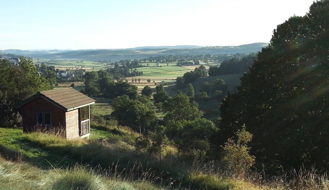 Chalet-bungalow "Anaïs" 2 people with incredible views of the Aubrac