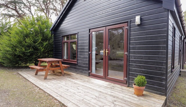 CHALET C, family friendly, with a garden in Dornoch