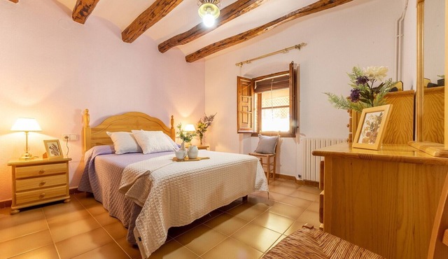 Chalet 'Ca La Rosalia' with Mountain View, Private Pool, Garden & Wi-Fi
