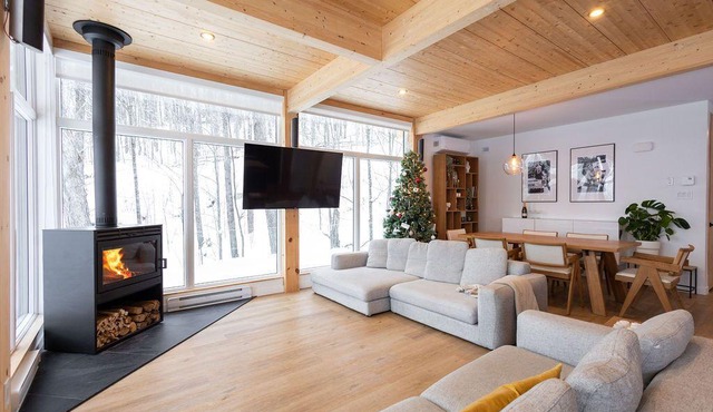 Chalet Le Versant : Luxe et Plein air en Montagne à St-donat. Chien Accepté!