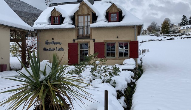 Chalet Cachame, charming, cosy. In the heart of the mythical valleys of the Hautes Pyrénées.