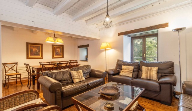 Chalet 'Casa Aranesa En Centro De Arties' with Mountain View, Private Garden and Wi-Fi