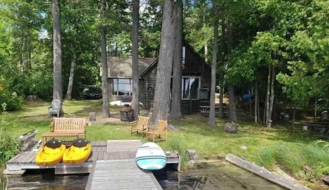 Chalet Casa Nina/ waterfront cottage