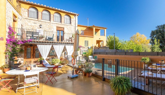 Chalet "Casa Vilert" with Mountain View, Shared Pool & Wi-Fi