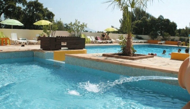 Chalet - ccagfeb - Three Bedroom Chalet, Sleeps 6