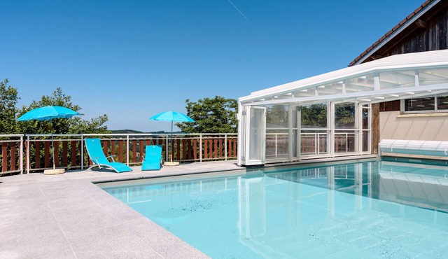 Chalet 'Chalet Les Moraines 8' with Mountain View, Shared Pool and Private Terrace